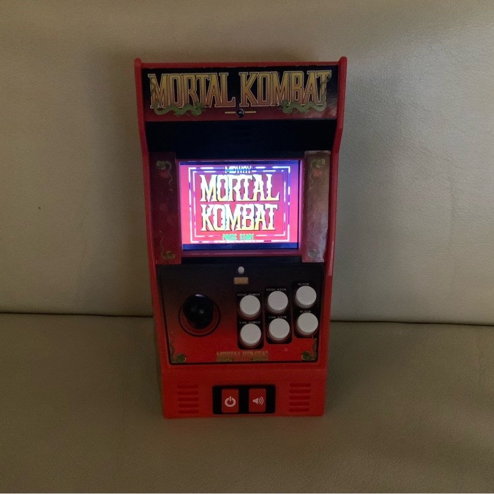 Mortal Kombat Classic Mini Arcade Game Console Midway 09626 Tested Works - Picture 2 of 8